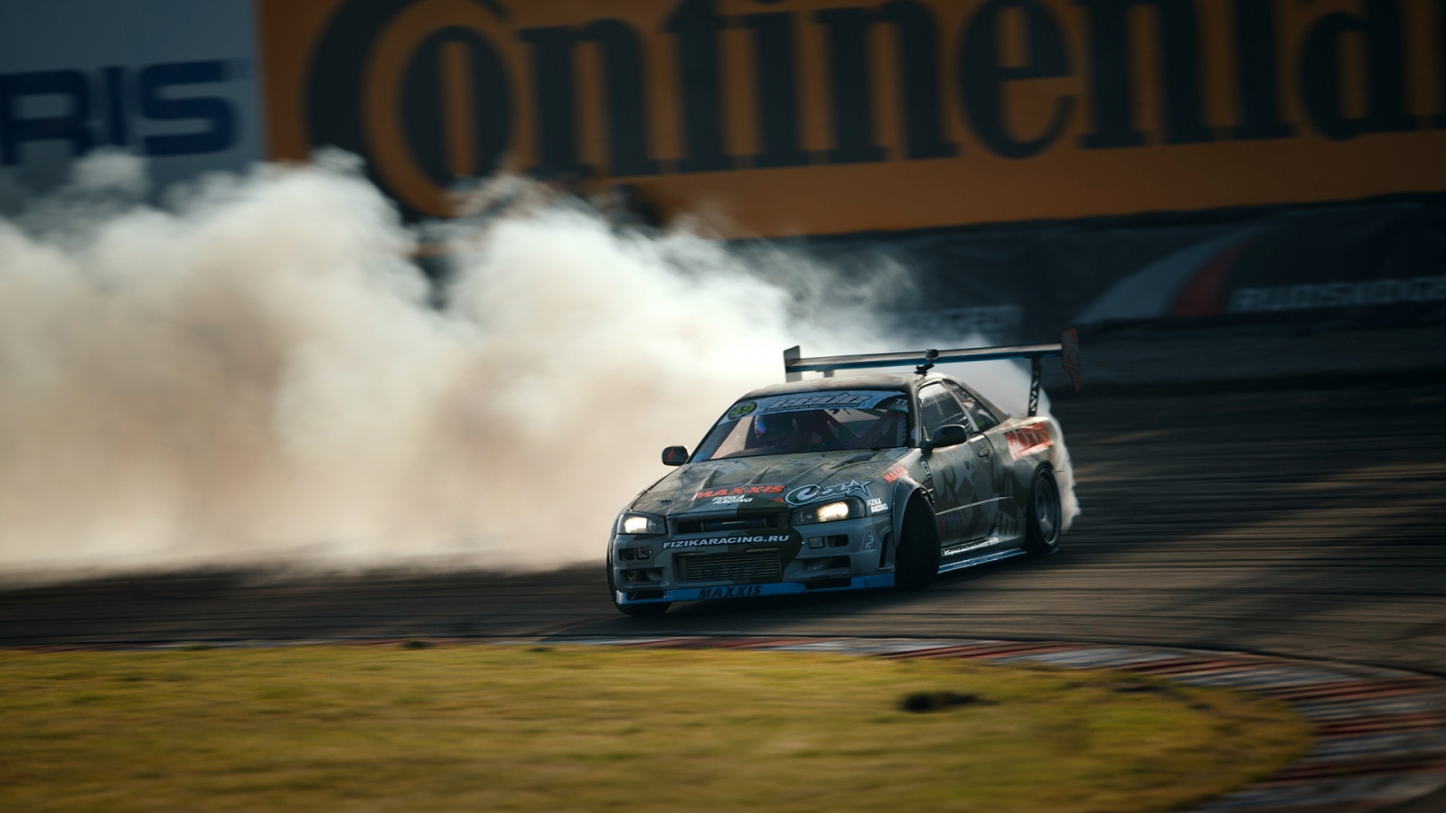 Nissan Skyline 35 Drift