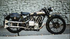 Выпущен в 1924 году в Великобритании. Является первым серийным мотоциклом, который покорил рубеж скорости в 160 км/ч!