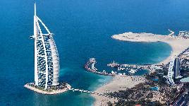 ОАЭ, Дубай. Один из дорогостоящих отелей мира. Самый маленький номер - 169 м кв., королевский - 780 м. кв. Цена 1 ночи проживания от $1000 до $28 000.