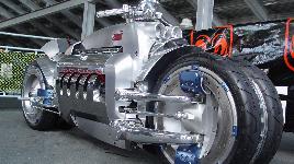 Самый мощный мотоцикл (двигатель 500 л.с. от авто Dodge Viper). Способен развить скорость в 676 км/час. Всего было произведено 10 экземпляров.