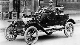 Модель установила мировой рекорд по популярности. В 1916 году она составляла 55% всех авто в мире! Кстати, рекорд до сих пор не побит.