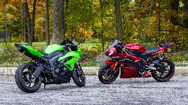 Красный и зеленый Kawasaki