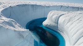 Дания. Крупнейший остров планеты - площадь 2 000 000 кв. км. 80% - лёд. Если он растает, то уровень мирового океана поднимется на 7,4 м.