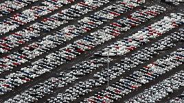 Примерно 165 000 автомобилей производятся ежедневно. В настоящее время по всему миру используется более 1 000 000 000 автомобилей. 